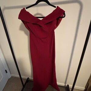 Chic Burgundy Off-Shoulder Gown